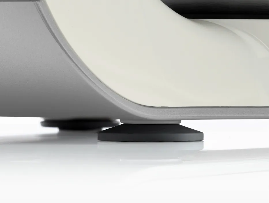 Резиновые ножки для устойчивости и безопасности при работе с кухонной машиной